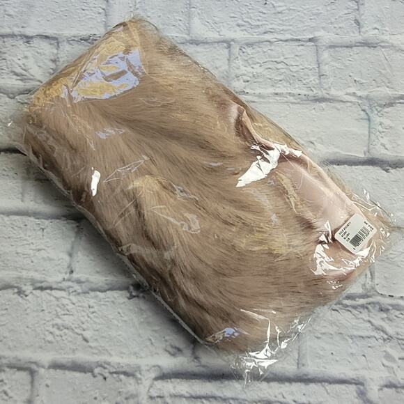 Mob Wife NWT Faux Fur Collar from Sole Society in Blush - Picture 10 of 11